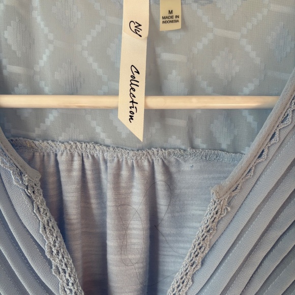 Womens Buttondown Shirt, Size M, Light Blue, Excellent Condition - Picture 5 of 11